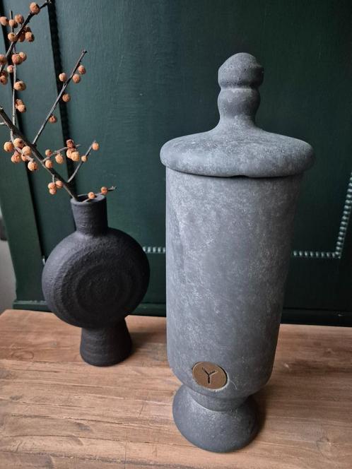 Brynxz vaas/pot met deksel, Huis en Inrichting, Woonaccessoires | Vazen, Nieuw, Overige kleuren, Minder dan 50 cm, Aardewerk of Porselein