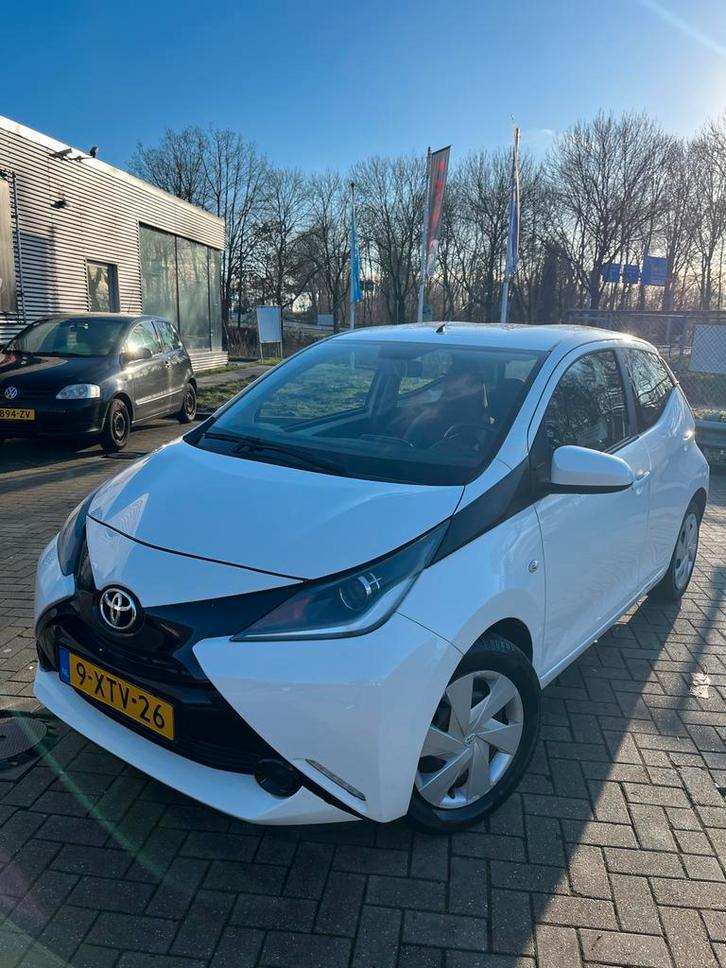 Toyota Aygo 1.0 12V Vvt-i Ddrs 2014 Wit, Auto's, Toyota, Particulier, Aygo, Benzine, A, Hatchback, Handgeschakeld, Origineel Nederlands