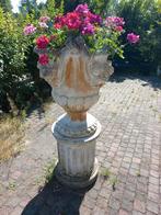 Mooie bloempot 1.35 hoog beton, Tuin en Terras, Tuinvazen, Ophalen of Verzenden, Zo goed als nieuw