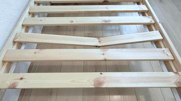 Ikea bedframe met lattenbodem - afbeelding 2