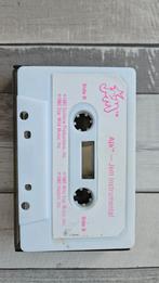 Jem and the Holograms Cassette - Aja Instrumental, Filmmuziek en Soundtracks, 1 bandje, Ophalen of Verzenden, Zo goed als nieuw