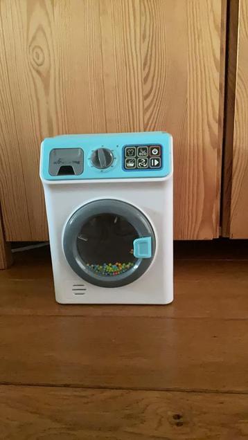 Schattig speel-wasmachinetje beschikbaar voor biedingen