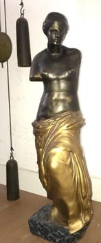 Betonnen beeld, naar copy van Venus van Milo, Ophalen
