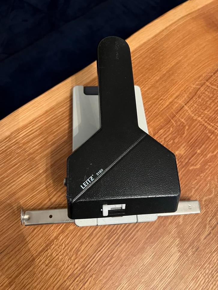 Leitz 5180 Perforator - Perfect voor Kantoor!, Diversen, Schrijfwaren, Gebruikt, Ophalen of Verzenden