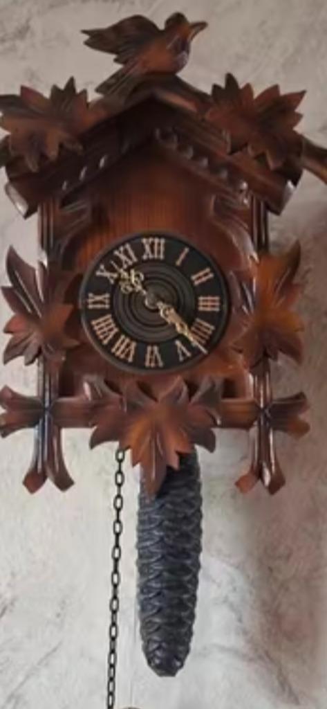 KOEKOEKSKLOKJE GEVRAAGD klein model, MET DEFECT !!, Antiek en Kunst, Antiek | Klokken, Ophalen