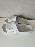 Adidas slippers, Adilette, lichtblauw, parelmoer,  maat 39, Slippers, Ophalen of Verzenden, Zo goed als nieuw, Blauw