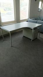 Lichtgrijs bureau buro, Huis en Inrichting, Bureaus, Ophalen, Zo goed als nieuw