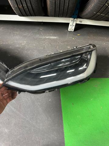 Koplamp Links Tesla Model X Lees Beschrijving beschikbaar voor biedingen