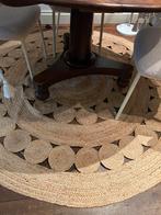 Beautiful Jute rounded rug w/ cut out details natural color, Ophalen, Zo goed als nieuw, 75 m² of meer