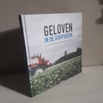 Geloven in de Dorpskerk., Ophalen of Verzenden, 20e eeuw of later, Zo goed als nieuw