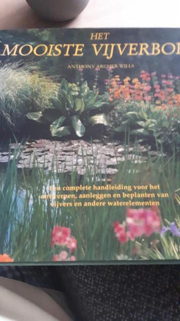 Vijverboeken 2 stuks beschikbaar voor biedingen