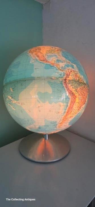 Mooie wereldbol met verlichting jaren 70, Huis en Inrichting, Woonaccessoires | Wereldbollen, Zo goed als nieuw, Ophalen of Verzenden
