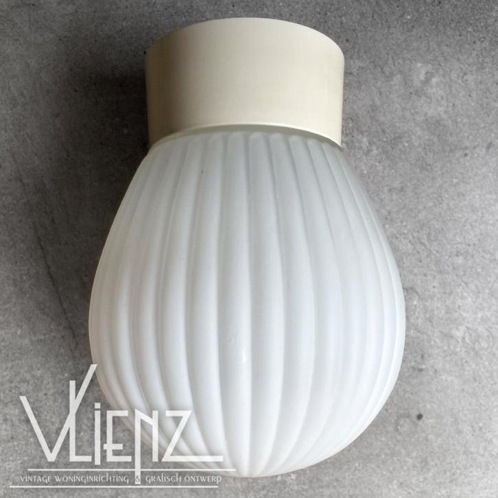 Vintage retro plafondlamp melkglas geribbeld glas midcentury, Huis en Inrichting, Lampen | Plafondlampen, Gebruikt, Glas, Kunststof