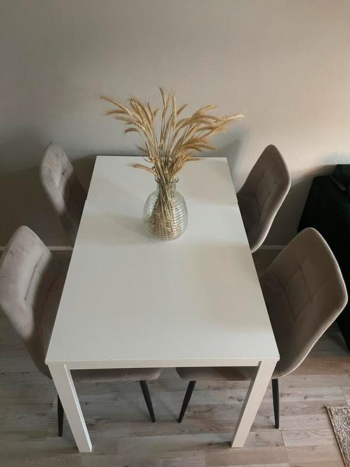 Uitschuifbare eettafel met 4 Stoelen, Huis en Inrichting, Tafels | Eettafels, Zo goed als nieuw, 100 tot 150 cm, Vier personen