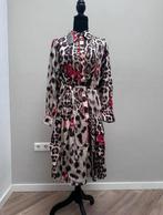 Nieuw: Partij Mucho Gusto Jurken (35 stuks), Kleding | Dames, Maat 38/40 (M), Overige kleuren, Nieuw, Ophalen of Verzenden