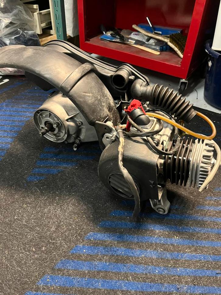 Piaggio 2t 50cc motorblok gereviseerd zip sfera, Fietsen en Brommers, Brommeronderdelen | Scooters, Zo goed als nieuw, Piaggio