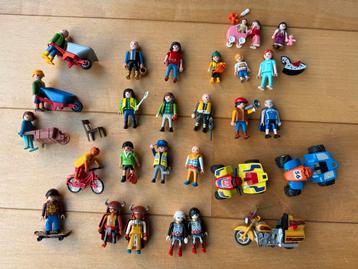Playmobil 25 Poppetjes plus rijdende squad beschikbaar voor biedingen