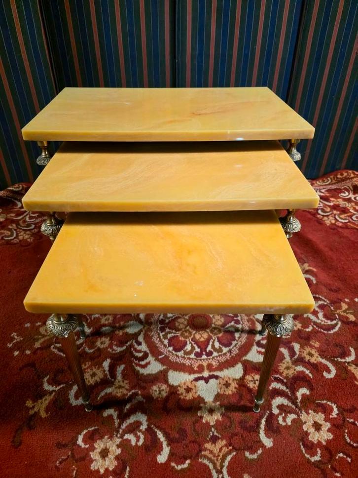 Set of 3 Vintage 1950s Marble Top Nesting Tables, Huis en Inrichting, Tafels | Salontafels, Zo goed als nieuw, Minder dan 50 cm