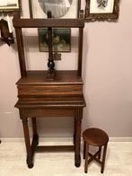 Antieke linnenpers met kruk, Ophalen