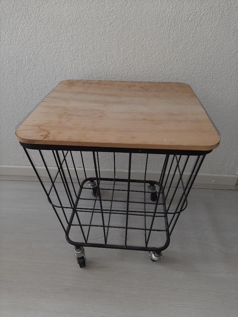 Verrijdbare Kinder opbergrek / bijzettafel, Huis en Inrichting, Ophalen, Minder dan 45 cm, Minder dan 55 cm, Gebruikt