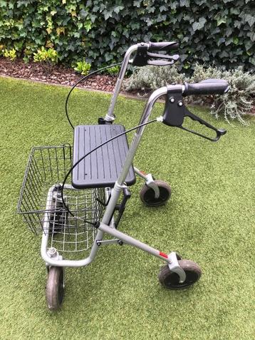 Rollator stevig z.g.a.n. met mandje beschikbaar voor biedingen