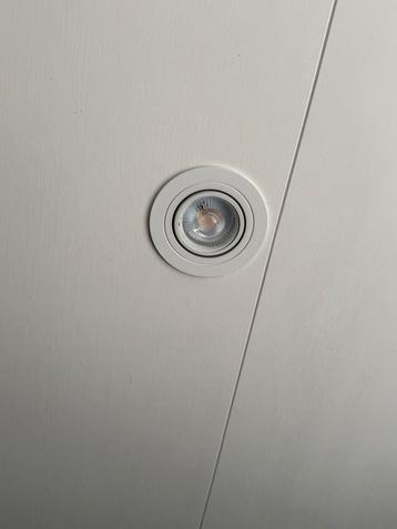 6 witte plafond spotjes netstroom beschikbaar voor biedingen