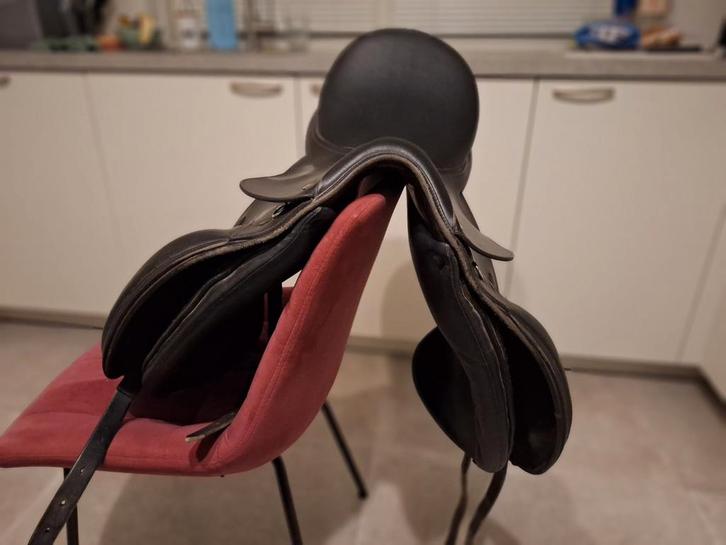 Tekna zadel, Dieren en Toebehoren, Paarden en Pony's | Overige Paardenspullen, Zo goed als nieuw, Dressuur, Ophalen of Verzenden