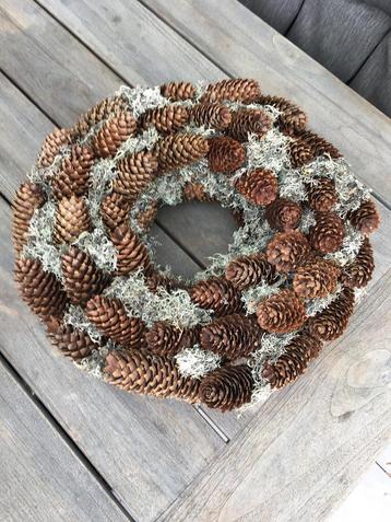 Herfst krans - dennenappels - diameter 49 cm