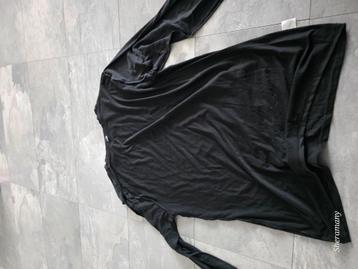 Heel veel kleding verschillende maten beschikbaar voor biedingen