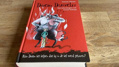 Tatum Flynn - Doem Duivelsz voor maar €1,-, Boeken, Kinderboeken | Jeugd | 10 tot 12 jaar, Gelezen, Ophalen of Verzenden