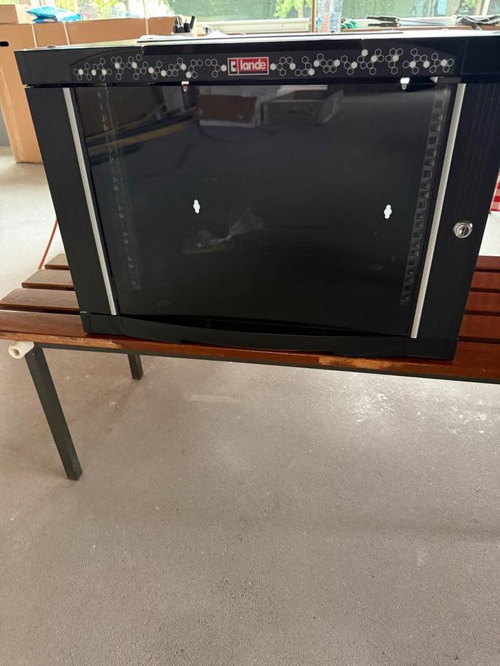 Lande 19inch Patchkast 60x42x42, Computers en Software, Serverkasten, Gebruikt, Glas, Geperforeerd, Ophalen