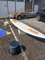 Surfplank met zeilen en bijbehorende spullen, Watersport en Boten, Ophalen, Met vin(nen), Complete set, 5 tot 7 m²