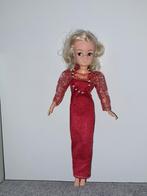 Rode jurk en ketting voor barbie sindy fleur excl pop, Verzamelen, Poppen, Ophalen of Verzenden, Gebruikt, Kleertjes