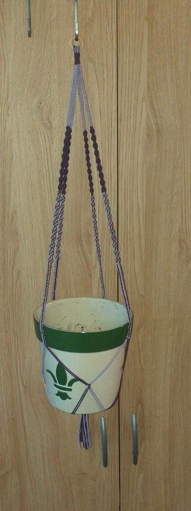 2 Handgemaakte Macrame planten hangers  2x paars  87 cm, Huis en Inrichting, Kamerplanten, Overige soorten, Minder dan 100 cm