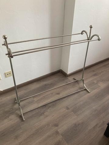 Dekenrek chroom beschikbaar voor biedingen