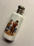 porseleinen parfumflesje met boer en boerin aan het water, Ophalen of Verzenden