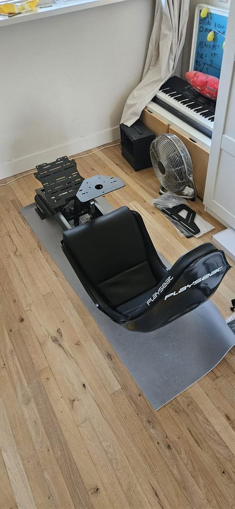 Playseat F1 Pro + beeldscherm + beeldschermarm, Spelcomputers en Games, Spelcomputers | Overige Accessoires, Gebruikt, Ophalen