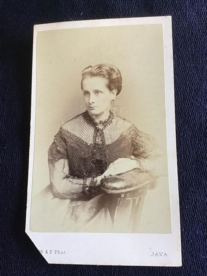 CDV, Dame, Woodbury & Page, Java, Indië, zeer oud,dun karton, Verzamelen, Foto's en Prenten, Gebruikt, Foto, Voor 1940, Ophalen of Verzenden