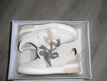 MANFIELD sneakers wit/beige echt leer mt 39, NP 109,95 euro beschikbaar voor biedingen