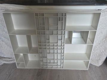 Witte kast 90 x 15 x 70 cm beschikbaar voor biedingen