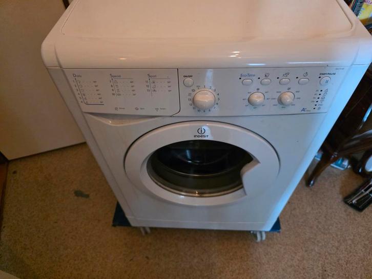 Indesit Wasmachine - Weinig Gebruikt, Witgoed en Apparatuur, Wasmachines, Gebruikt, Voorlader, 6 tot 8 kg, 85 tot 90 cm, Minder dan 1200 toeren