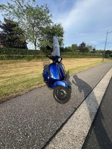 Vespa sprint 80cc candy blue brom beschikbaar voor biedingen
