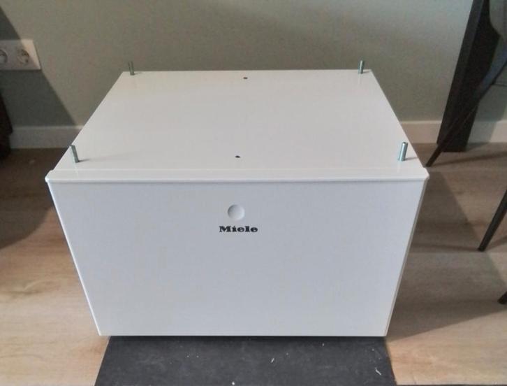 Sokkel voor Miele wasmachine, Witgoed en Apparatuur, Wasmachines, Gebruikt, Voorlader, 6 tot 8 kg, 85 tot 90 cm, 1200 tot 1600 toeren
