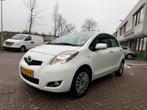 Toyota Yaris 1.3 VERKOCHT!!!!, Auto's, Toyota, Voorwielaandrijving, 1025 kg, Stof, Zwart