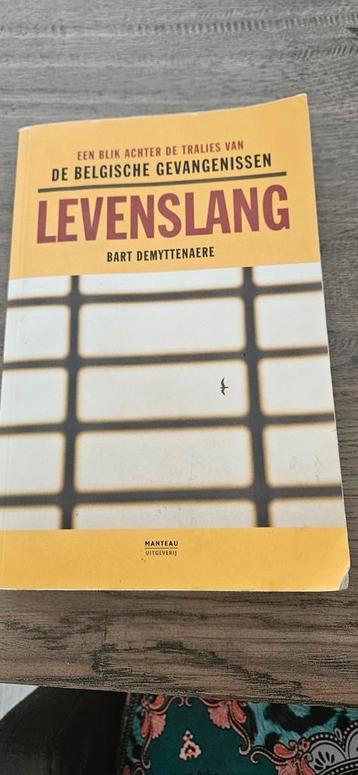 Levenslang ( gevangenis) beschikbaar voor biedingen