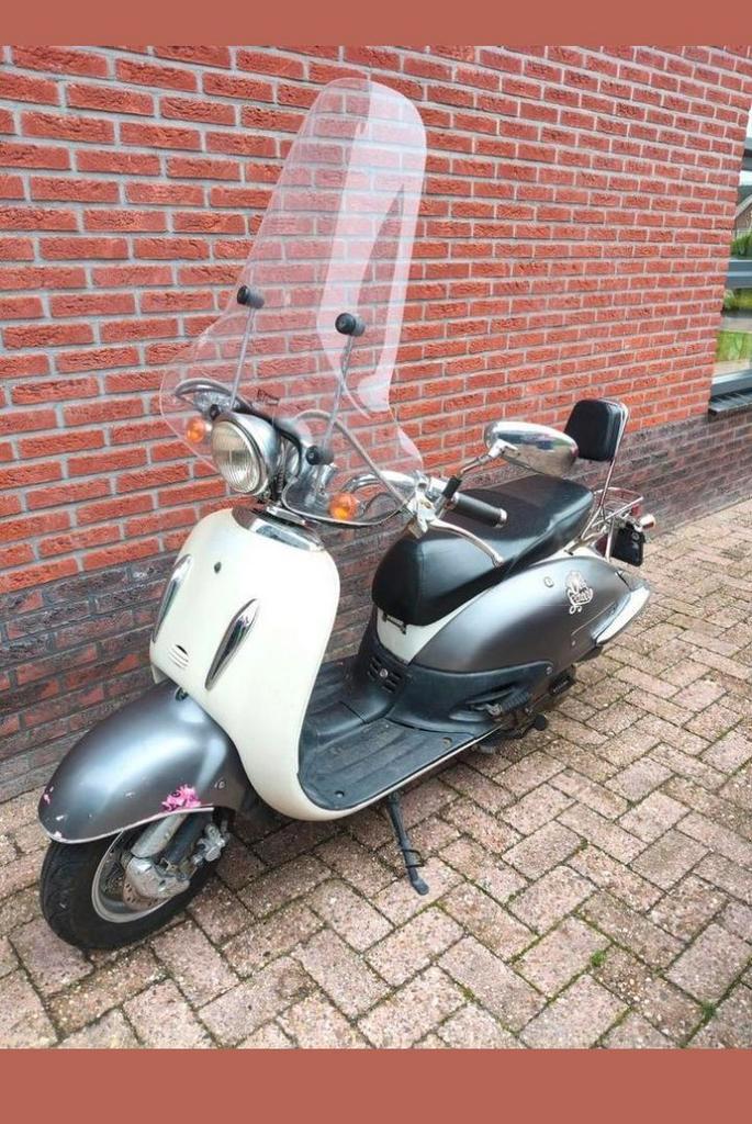 Benzhou 50 Retro Scooter - Blauw Kenteken, Fietsen en Brommers, Snorfietsen en Snorscooters, Gebruikt, Overige merken, Benzine