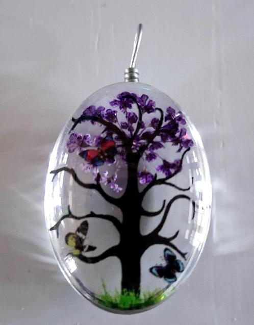 ovalen glazen hanger met paarse levensboom en vlinders, Sieraden, Tassen en Uiterlijk, Kettinghangers, Nieuw, Glas of Kristal