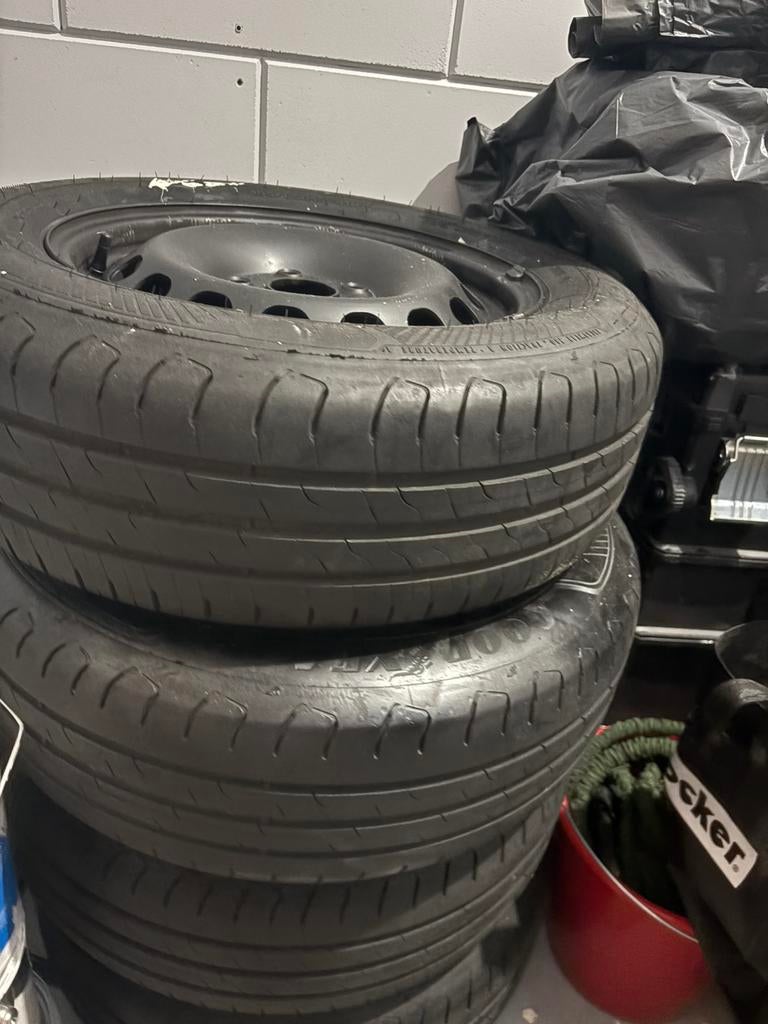 Volkswagen caddy banden, Ophalen of Verzenden, Zo goed als nieuw