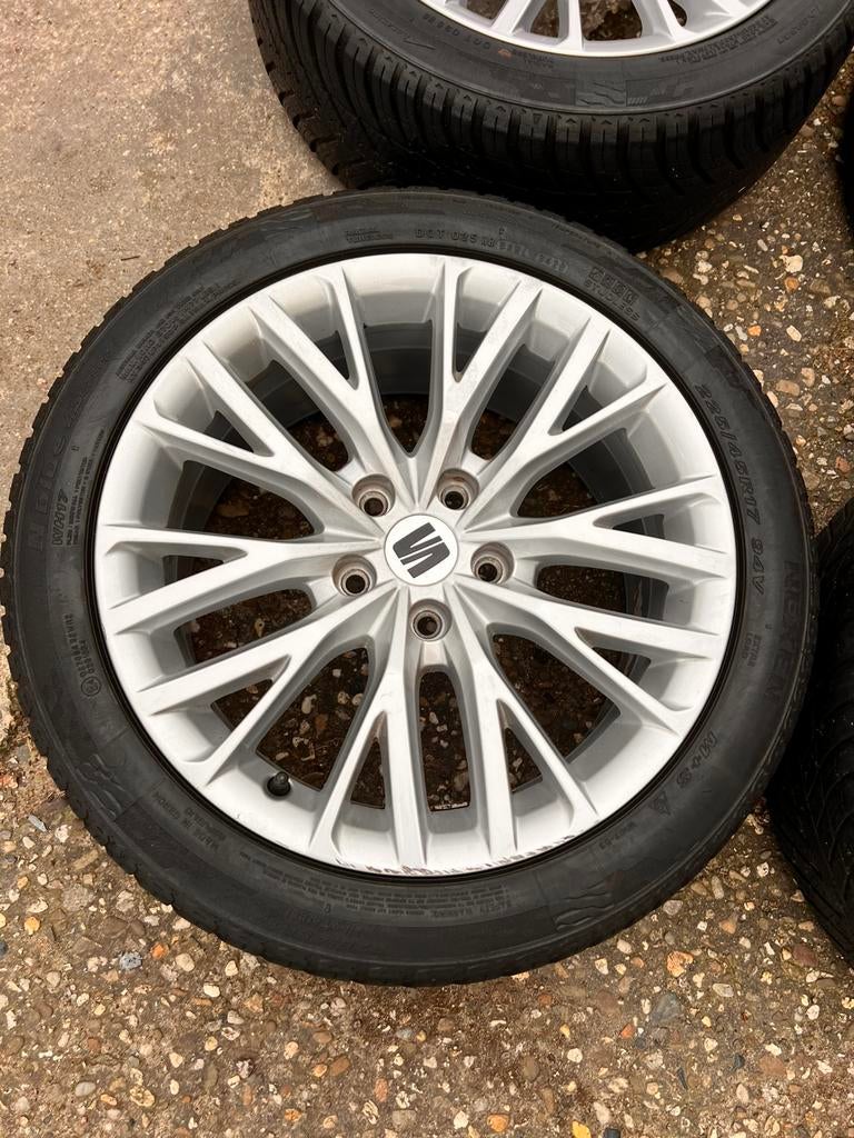 17” Seat leon velgen 5x112 origineel met all seaons banden, Auto-onderdelen, Banden en Velgen, Ophalen, Gebruikt, Banden en Velgen