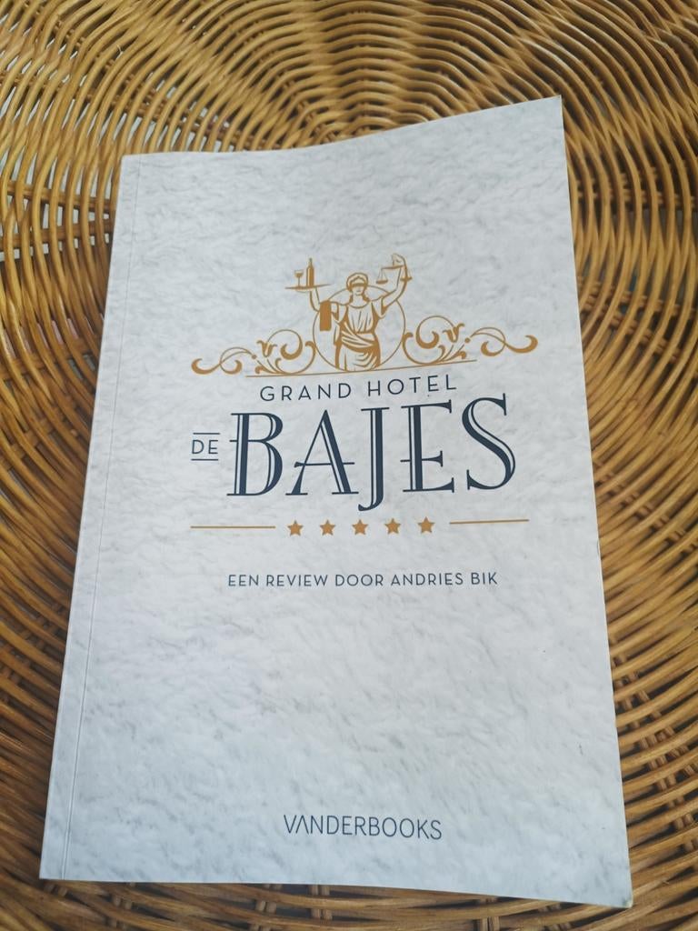 Andries Bik - Grand Hotel de Bajes, Boeken, Detectives, Nieuw, Verzenden